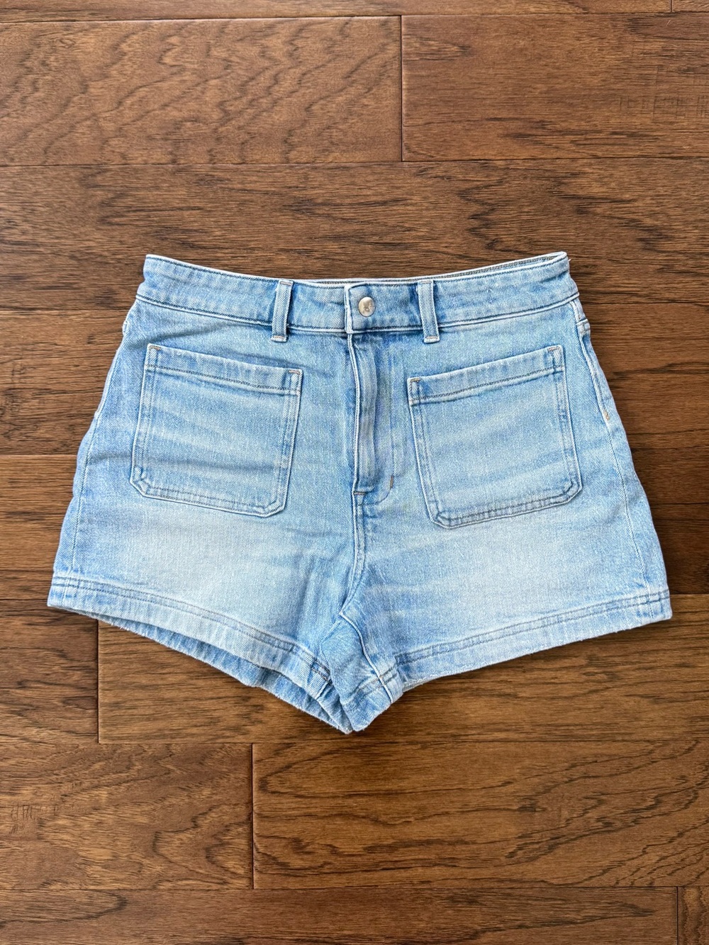 NWOT Madewell Denim Patch Pocket Emmett Shorts in Kara Wash